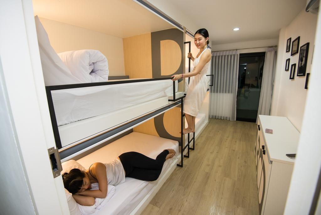 Monkeynap Hostel Bangkok Exterior photo