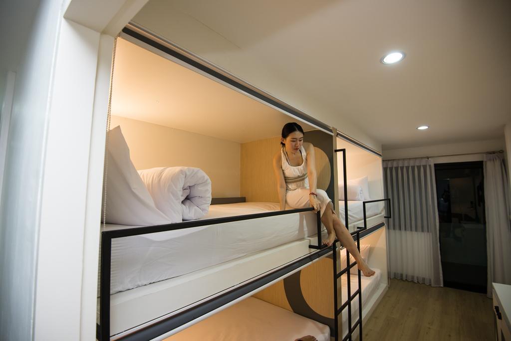 Monkeynap Hostel Bangkok Exterior photo