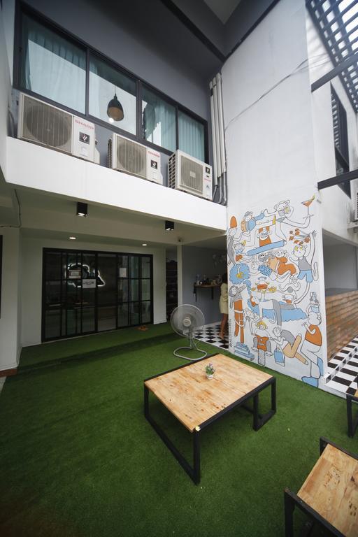 Monkeynap Hostel Bangkok Exterior photo