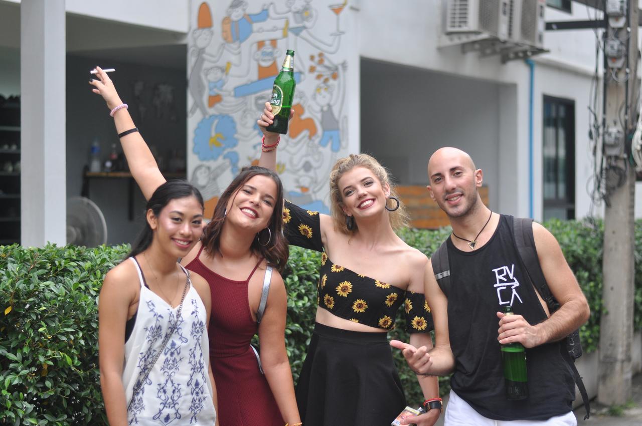 Monkeynap Hostel Bangkok Exterior photo