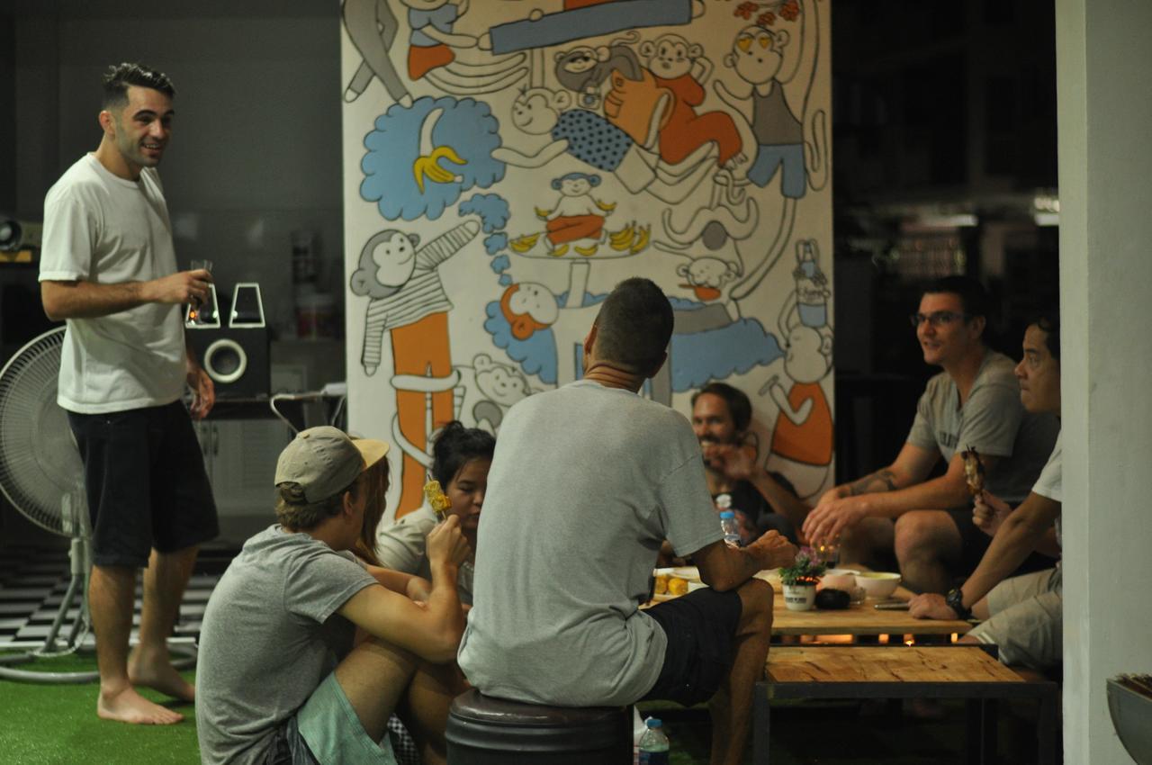 Monkeynap Hostel Bangkok Exterior photo