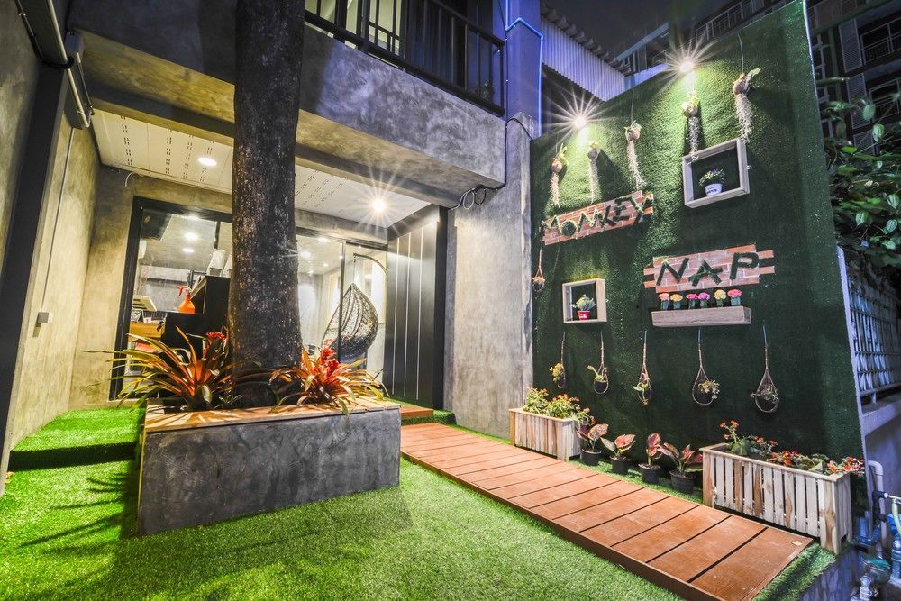 Monkeynap Hostel Bangkok Exterior photo