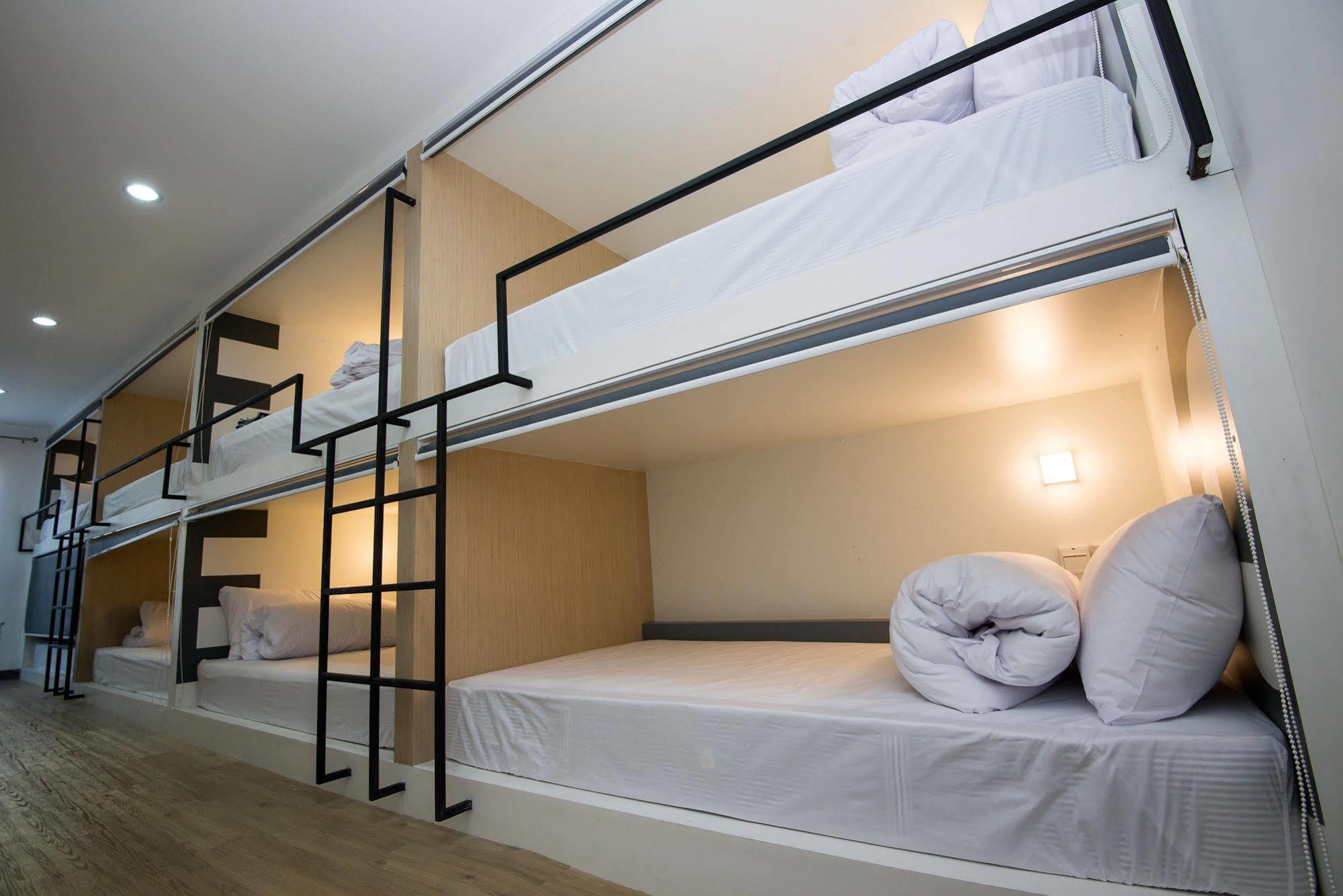 Monkeynap Hostel Bangkok Exterior photo