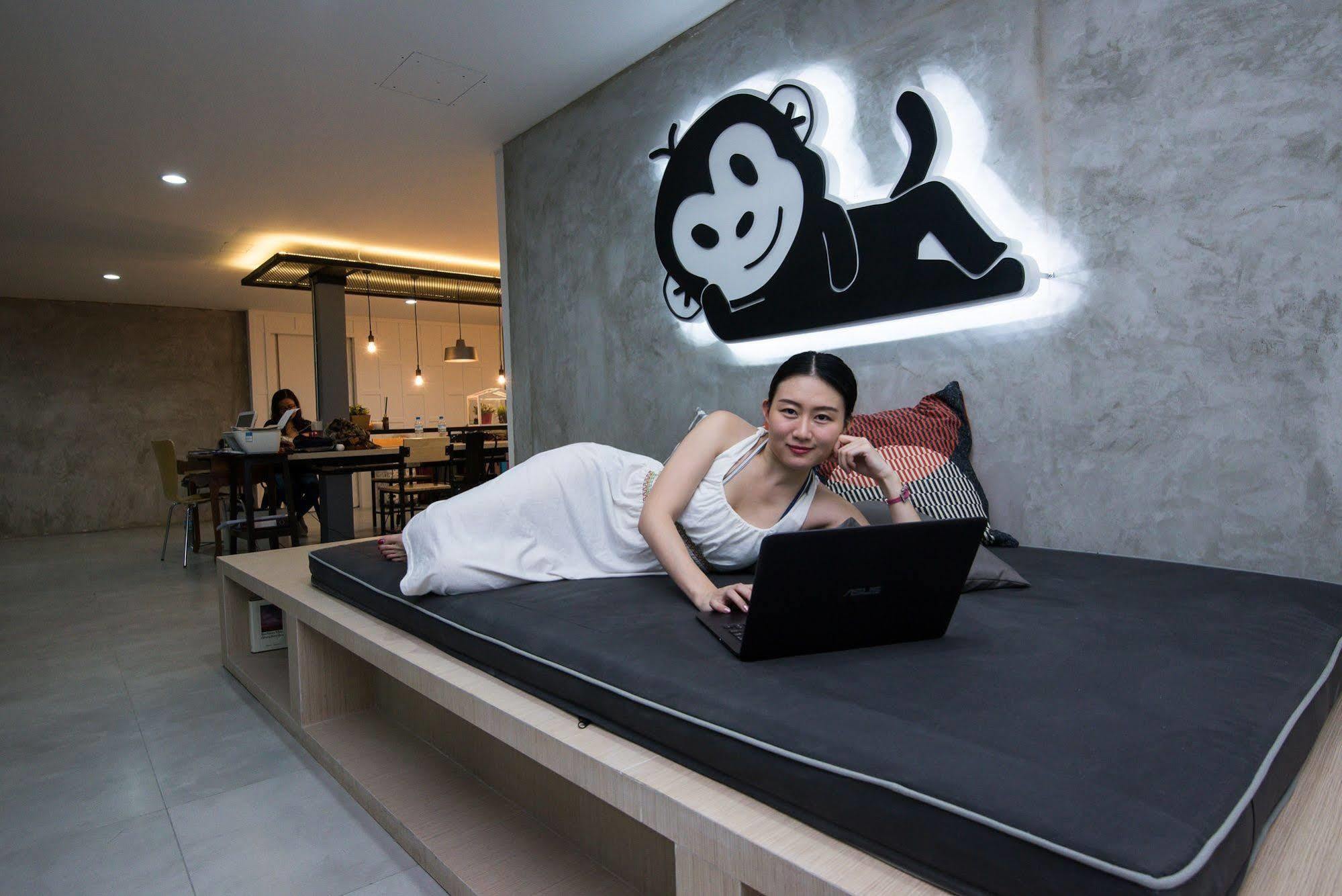 Monkeynap Hostel Bangkok Exterior photo