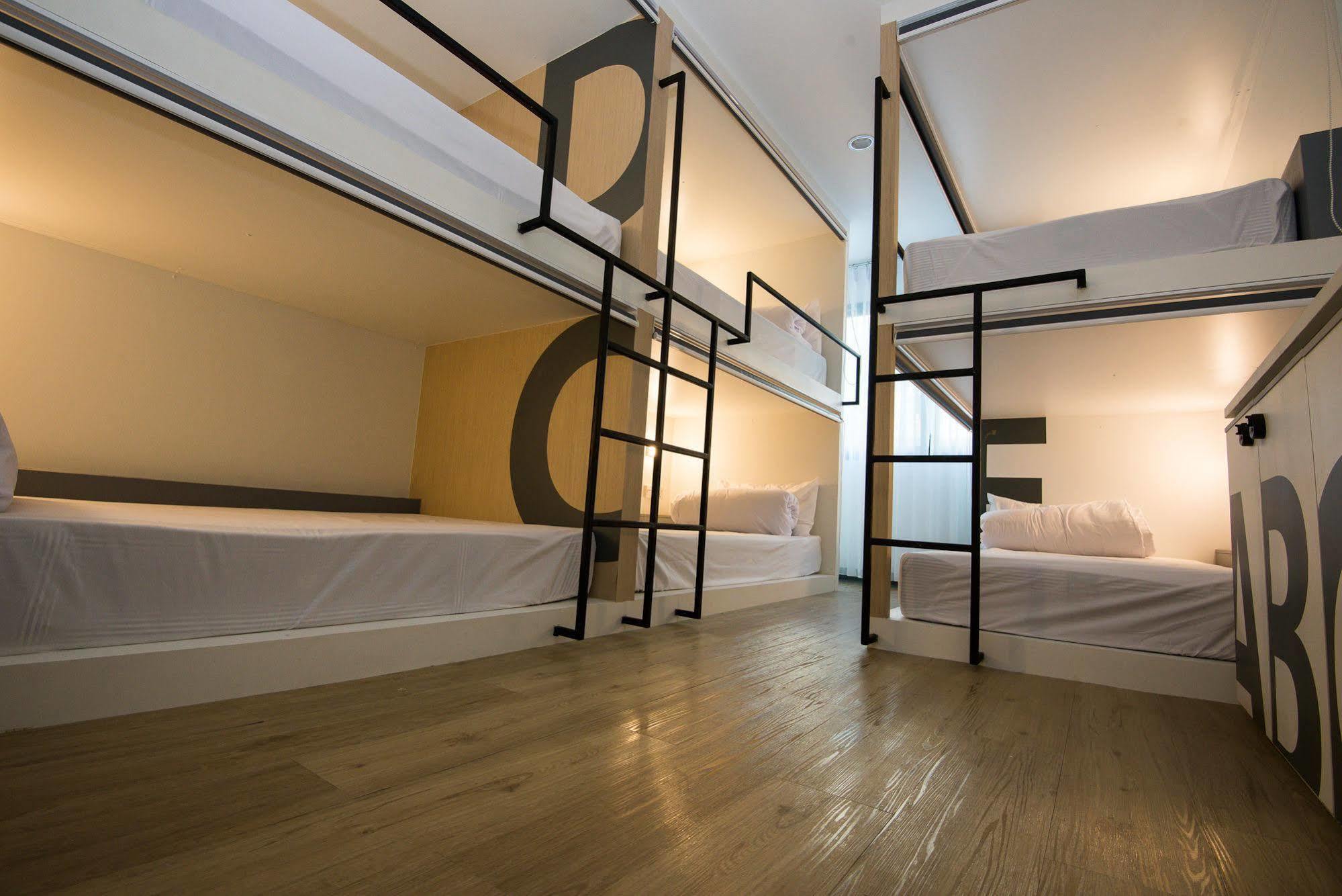 Monkeynap Hostel Bangkok Exterior photo